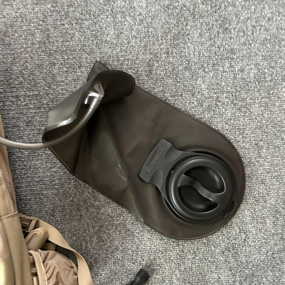 CamelBak Hydration Backpack Tan Camo One Size Omega 3.0L 100oz MOLLE Hiking - Picture 8 of 12